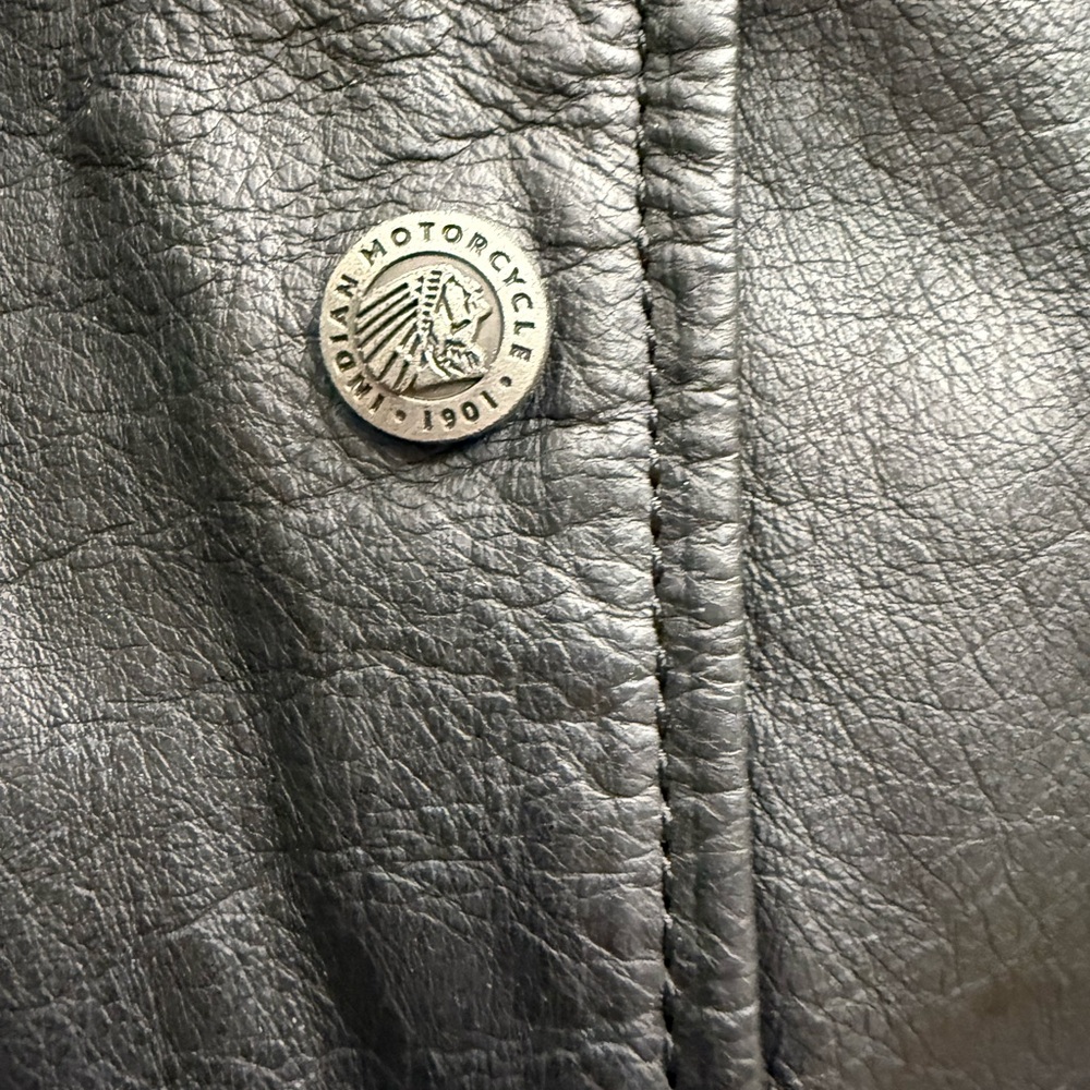 Black Indian Motorcycle Leather Vest - Picture 6 of 8